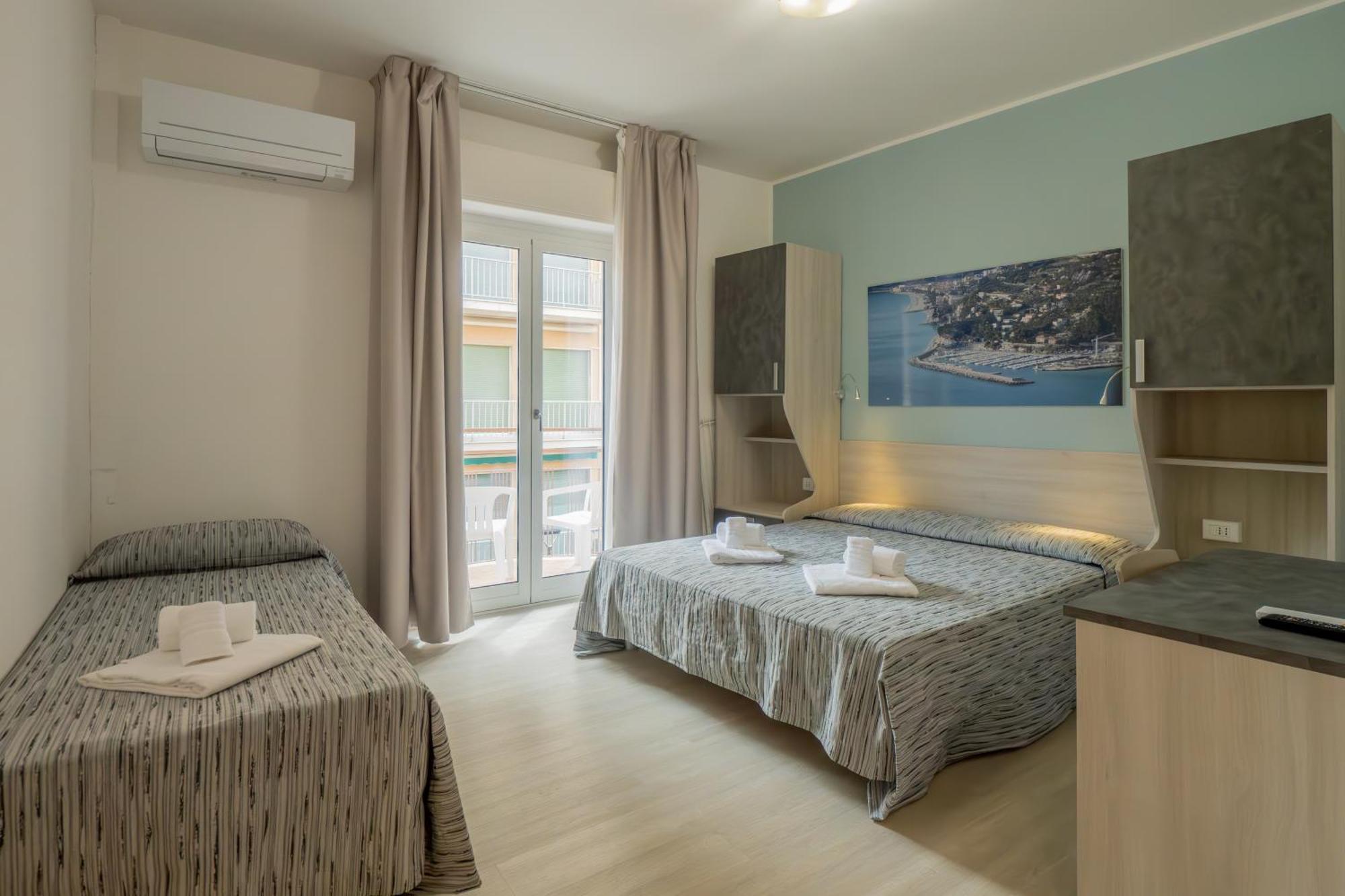 Hotel La Bussola فينالي ليغوري المظهر الخارجي الصورة